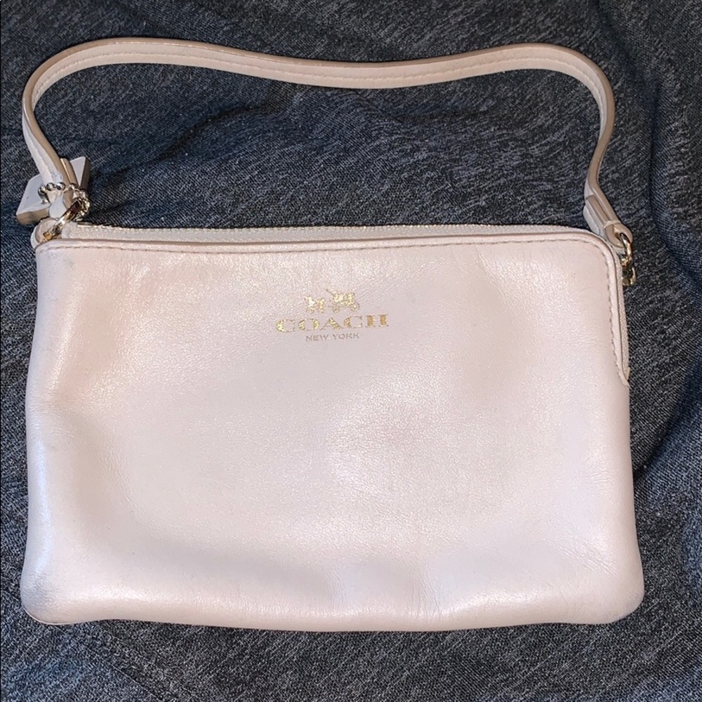 Wristlet coach